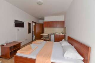 Апартаменты Studio Apartments 6 Palmi Будва Стандартные апартаменты-студио с балконом-14