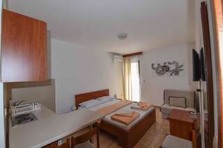 Апартаменты Studio Apartments 6 Palmi Будва Стандартные апартаменты-студио с балконом-17