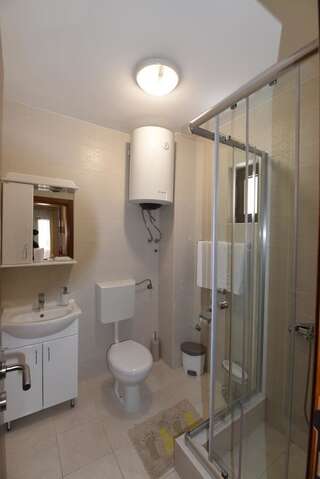 Апартаменты Studio Apartments 6 Palmi Будва Стандартные апартаменты-студио с балконом-3